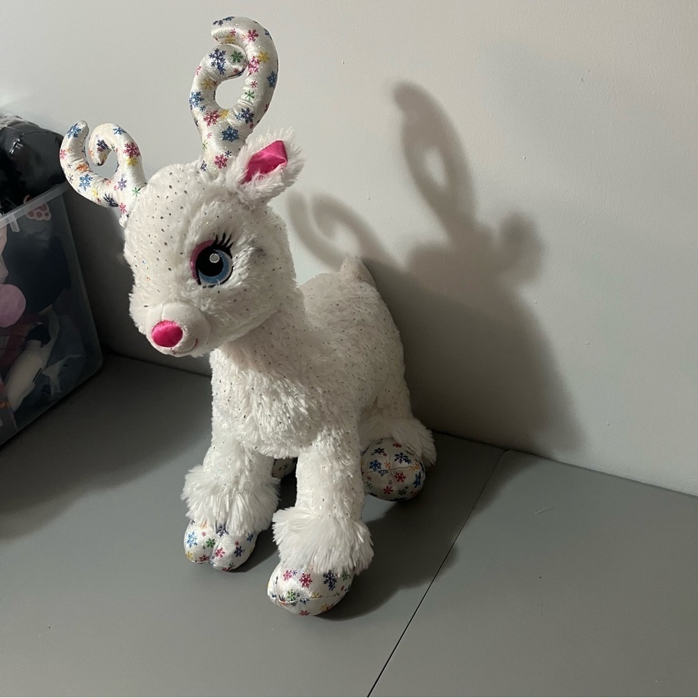 Build-A-Bear Workshop Glisten the Snow Reindeer 2019 - Picture 2 of 13